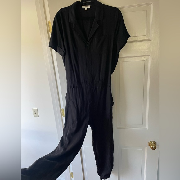 REVOLVE SHORT SLEEVE JOGGER JUMPSUIT-LBLC THE LABEL - Picture 3 of 8